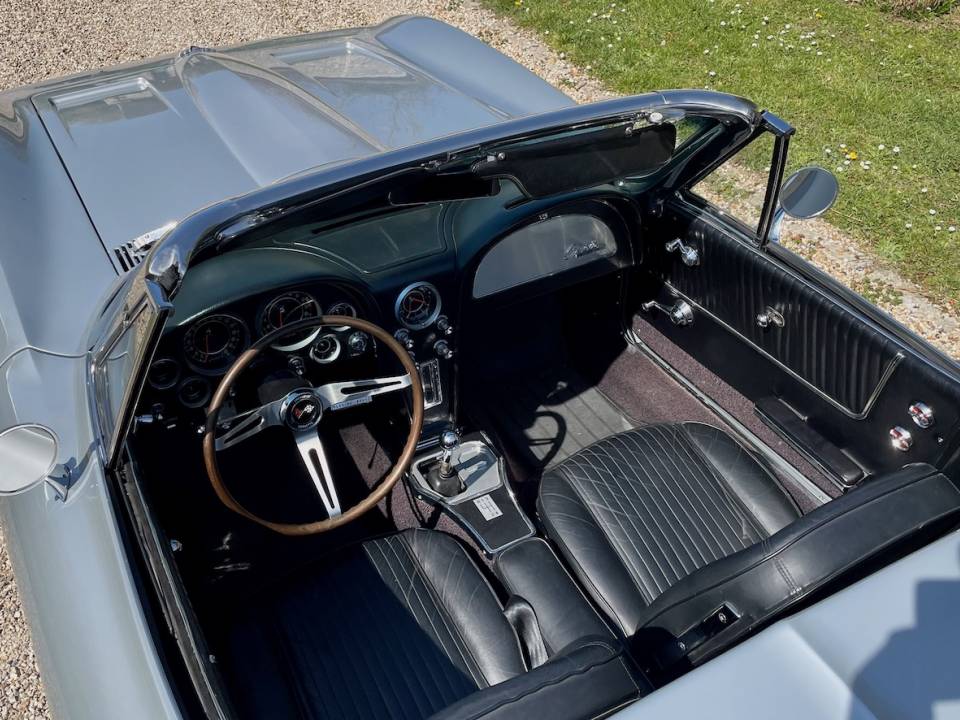Bild 31/44 von Chevrolet Corvette Sting Ray Convertible (1964)