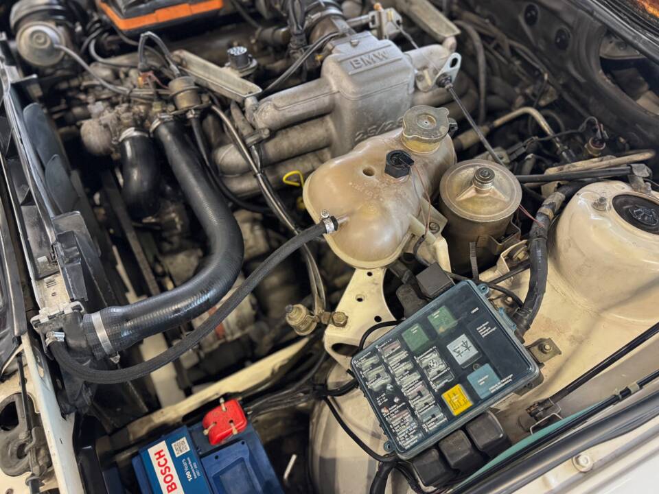 Bild 47/47 von BMW 528i (1986)