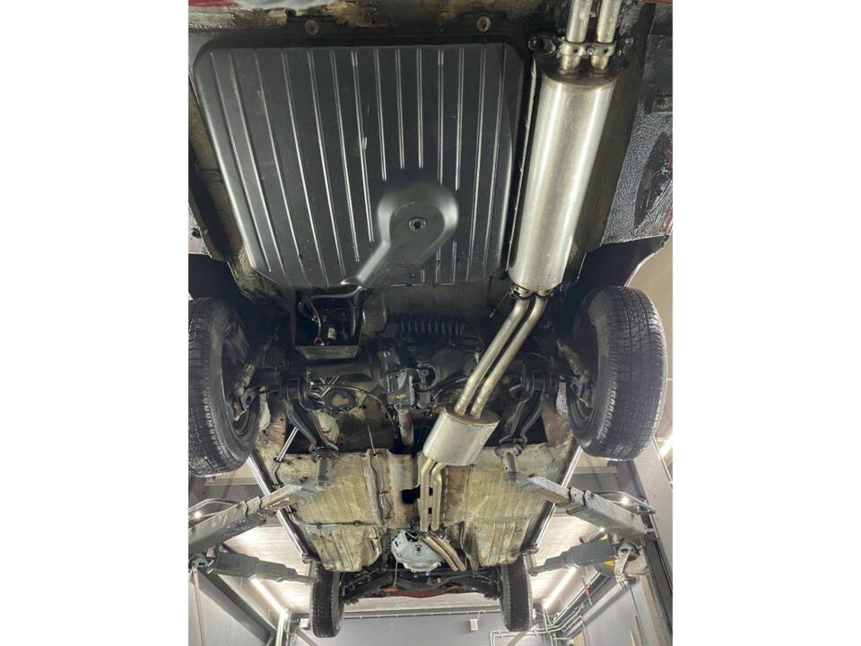 Image 31/36 de Mercedes-Benz 280 SE (1969)