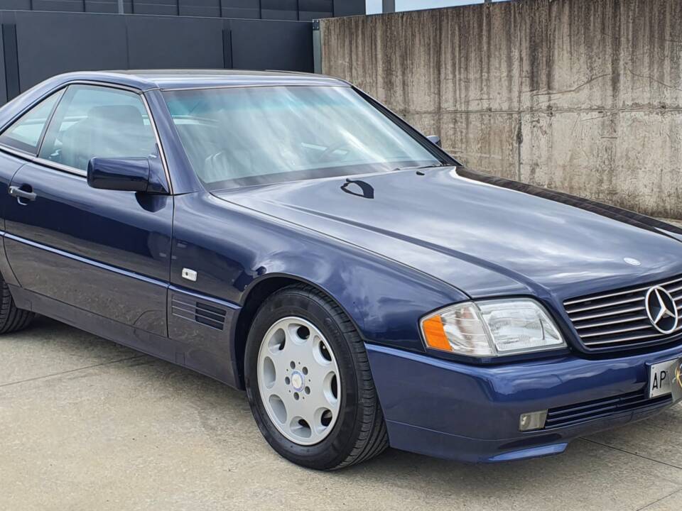 Image 3/43 of Mercedes-Benz SL 320 (1994)