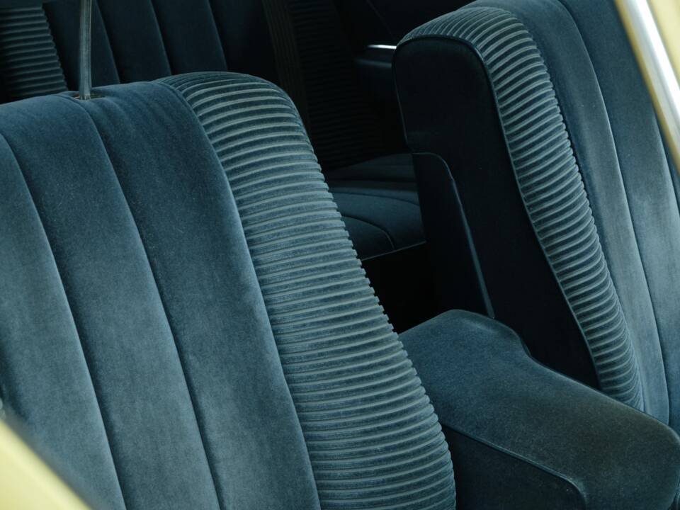Image 33/76 of Mercedes-Benz 350 SEL (1977)