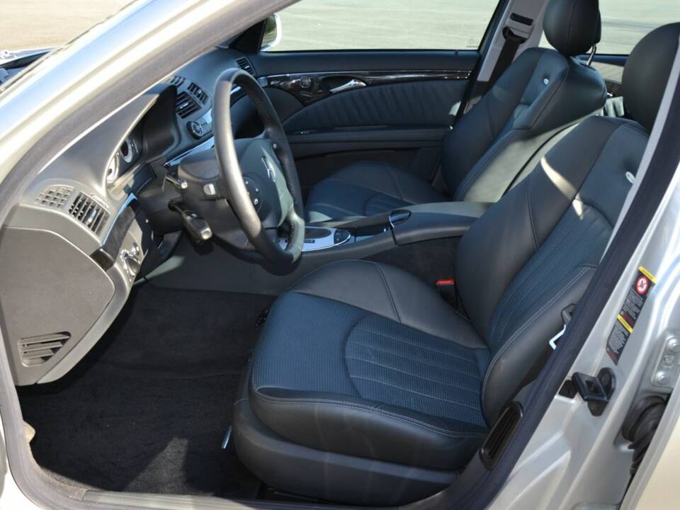 Imagen 13/100 de Mercedes-Benz E 55 AMG (2003)