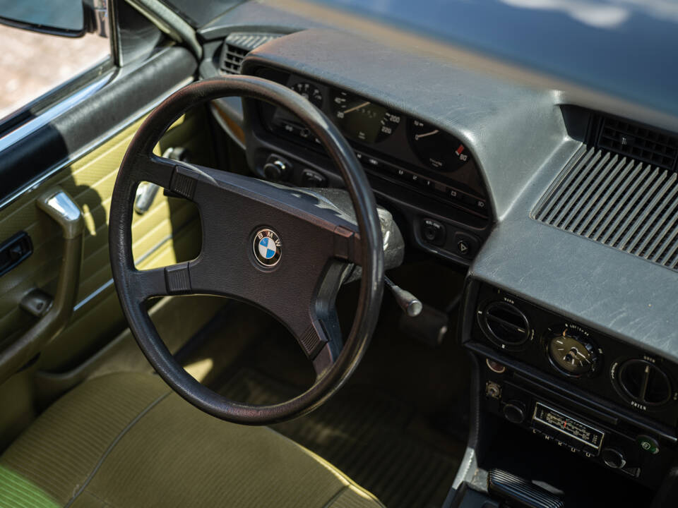 Image 29/46 of BMW 525 (1978)
