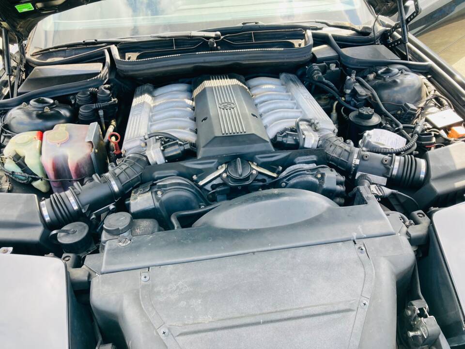 Immagine 11/15 di BMW 850i (1992)