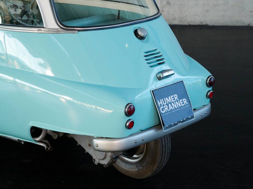 Image 12/29 of BMW Isetta 300 (1962)