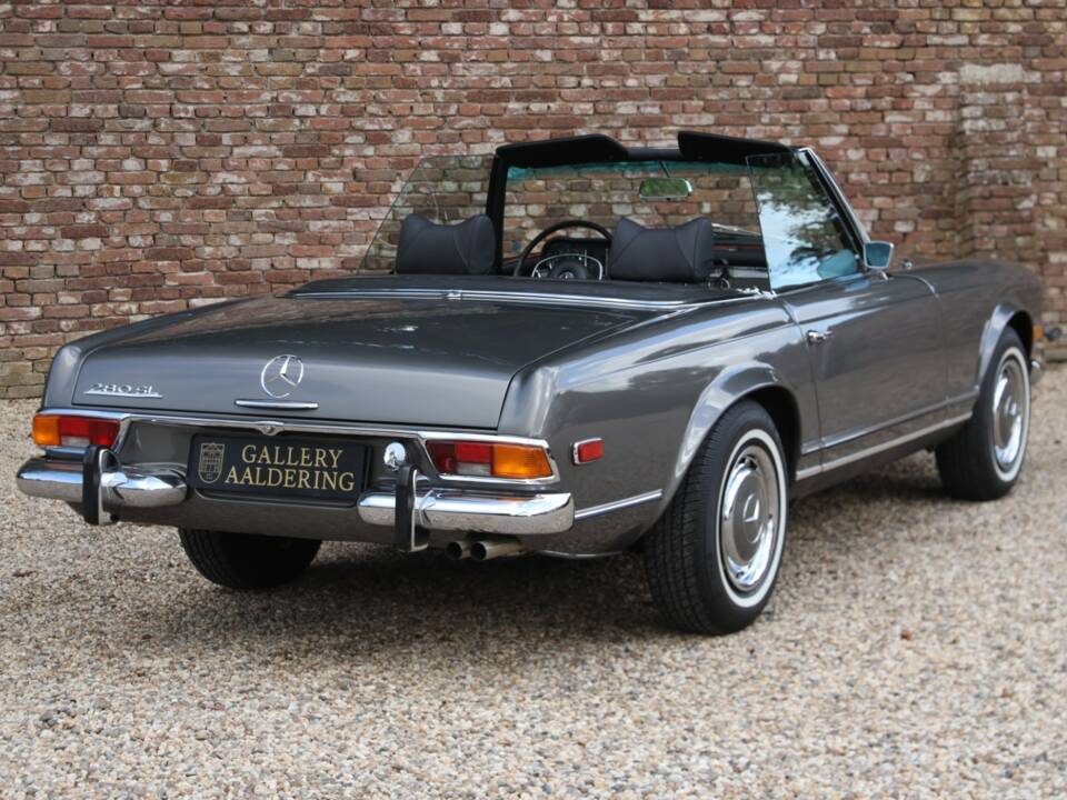 Bild 41/50 von Mercedes-Benz 280 SL (1971)