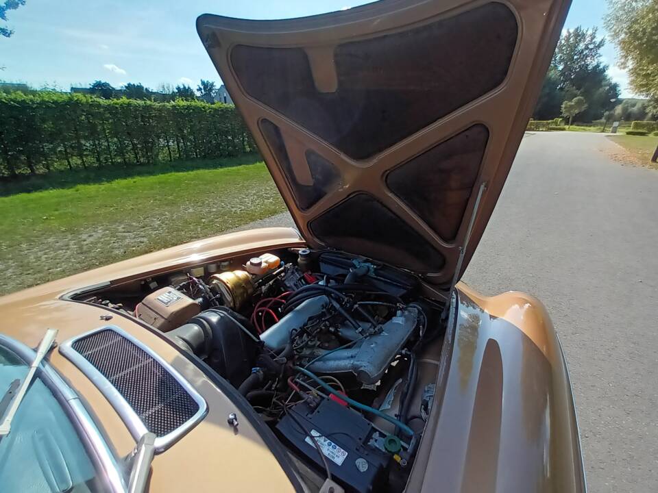 Image 36/73 of Volvo 1800 ES (1972)