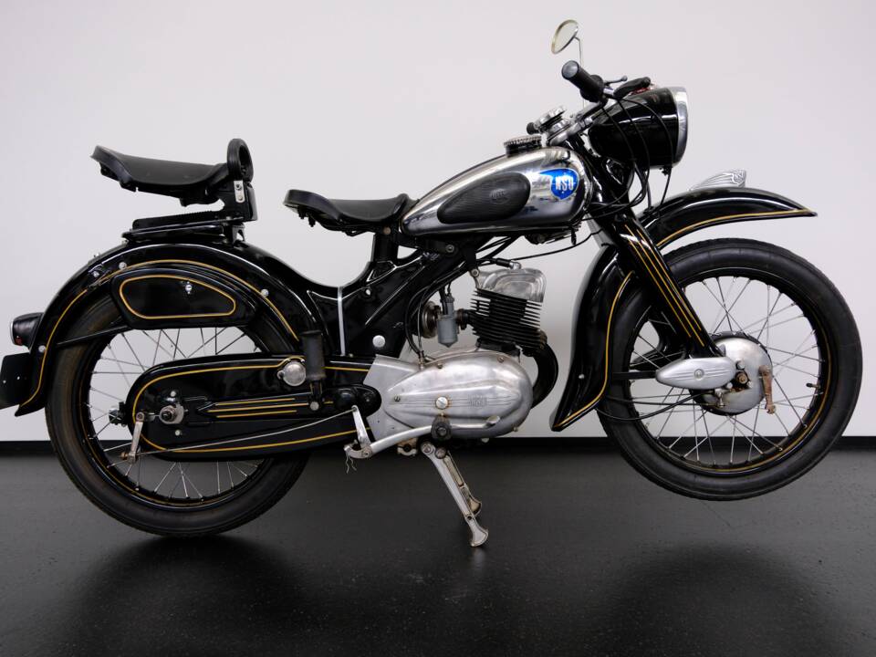 Immagine 1/82 di NSU Lux (1952)
