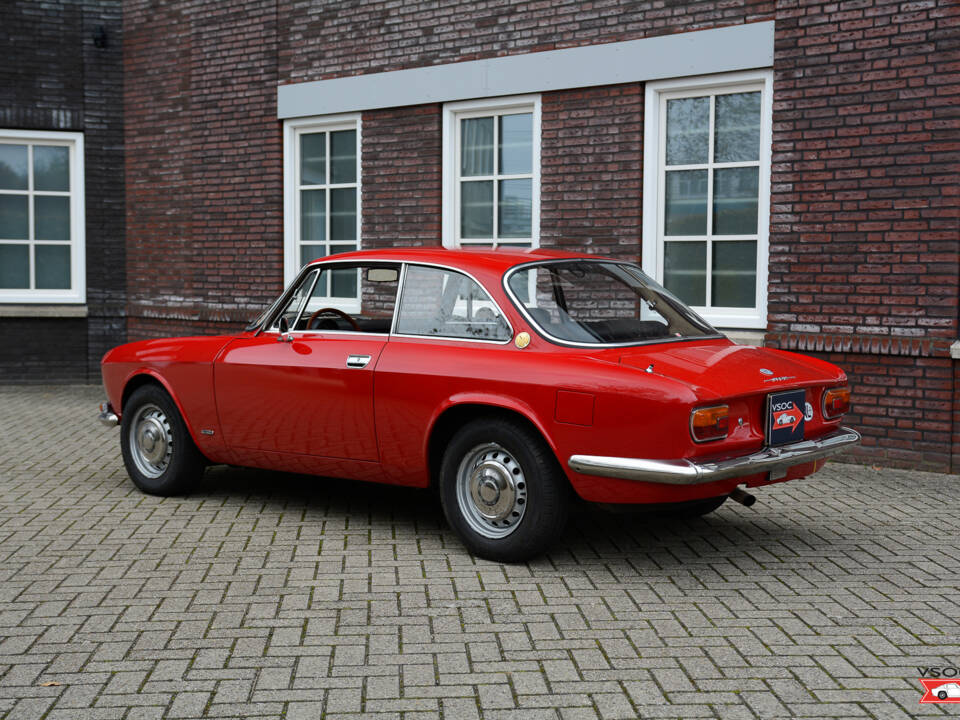 Afbeelding 4/15 van Alfa Romeo 1750 GT Veloce (1969)