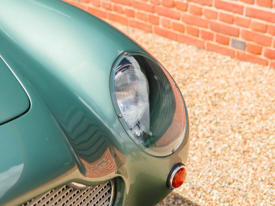 Image 9/50 of Aston Martin DB 4 GT (1961)