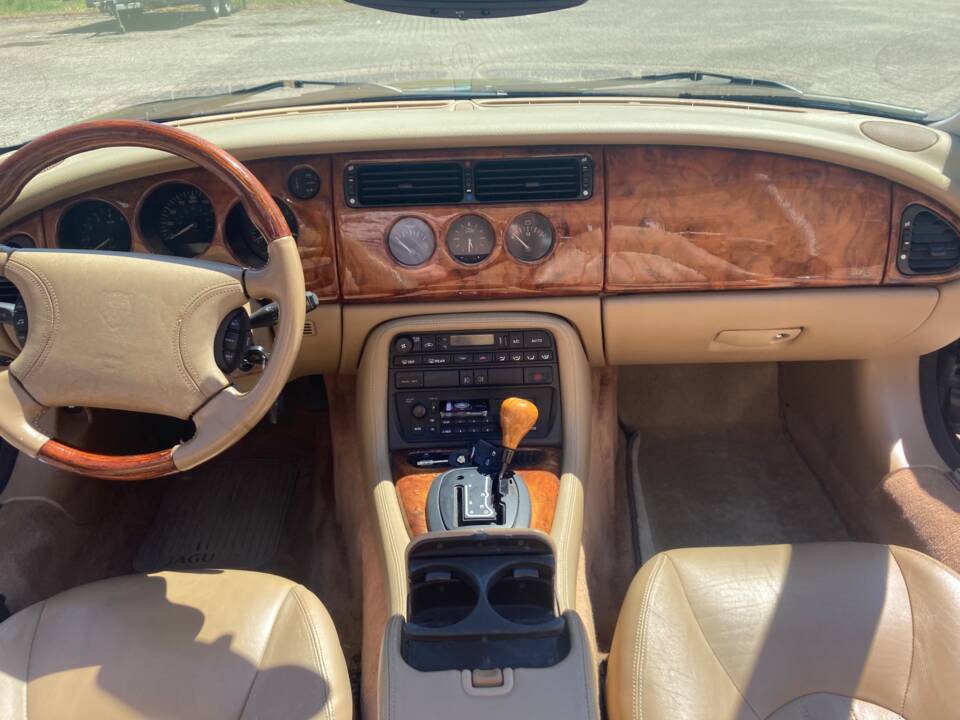 Bild 16/33 von Jaguar XK8 4.0 (1997)