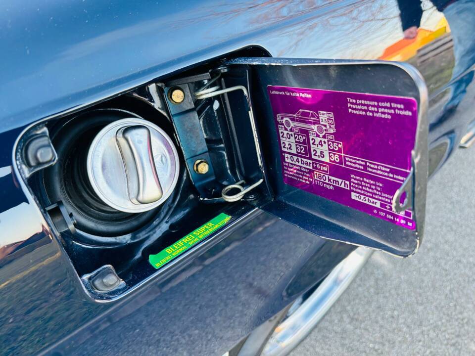 Image 23/23 of Mercedes-Benz 500 SL (1986)