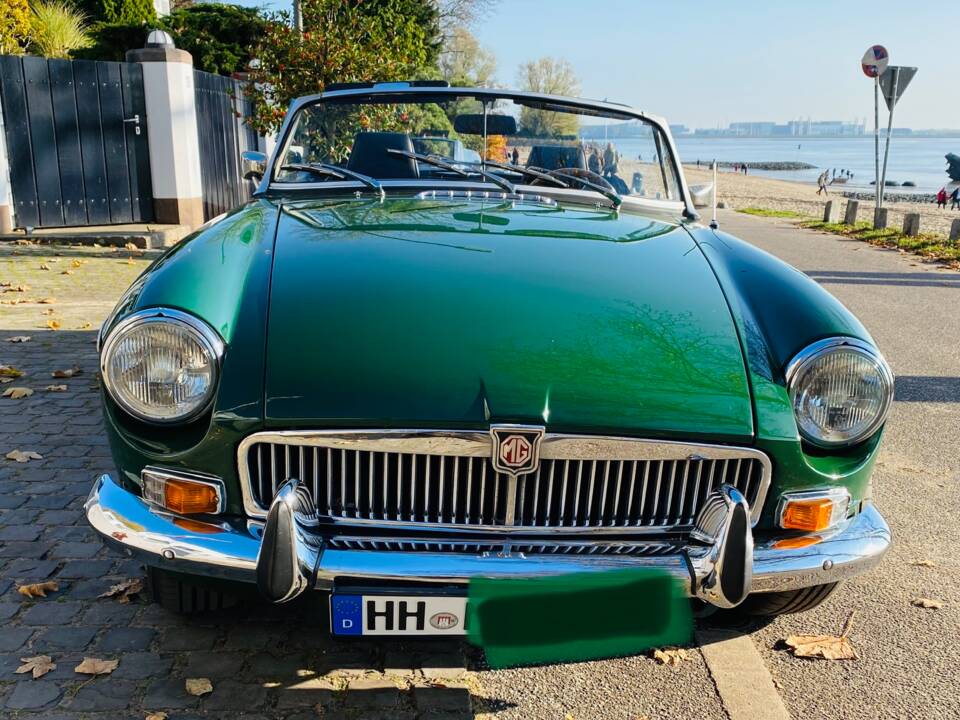 Image 4/17 of MG MGB (1979)