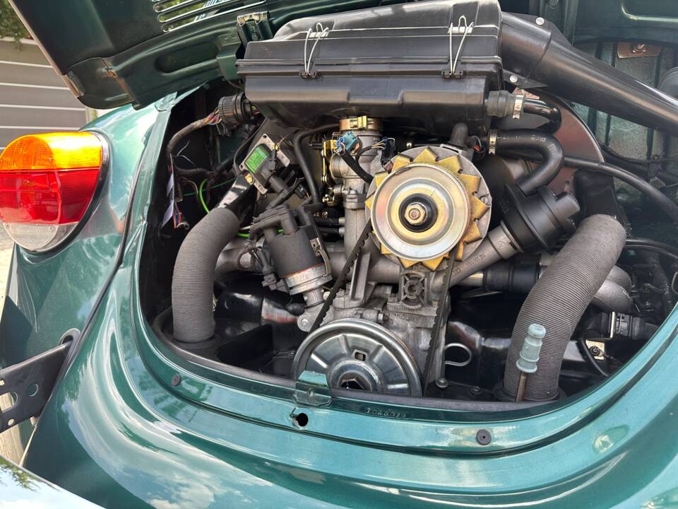 Image 18/92 of Volkswagen Beetle 1600 (1996)
