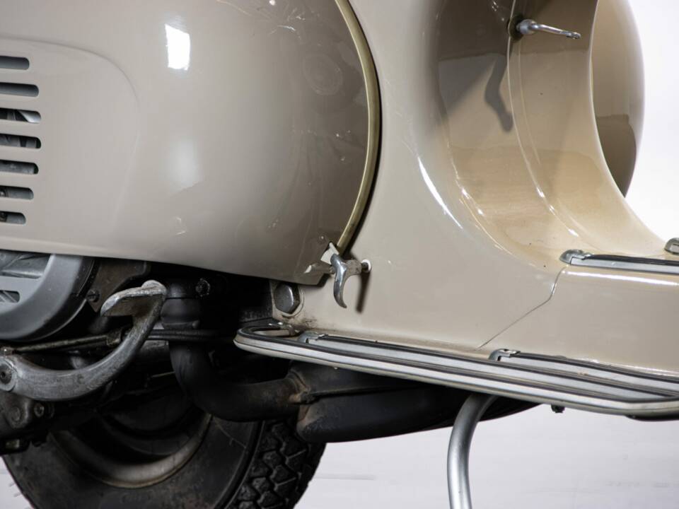Image 28/50 de Piaggio Vespa 125 (1959)