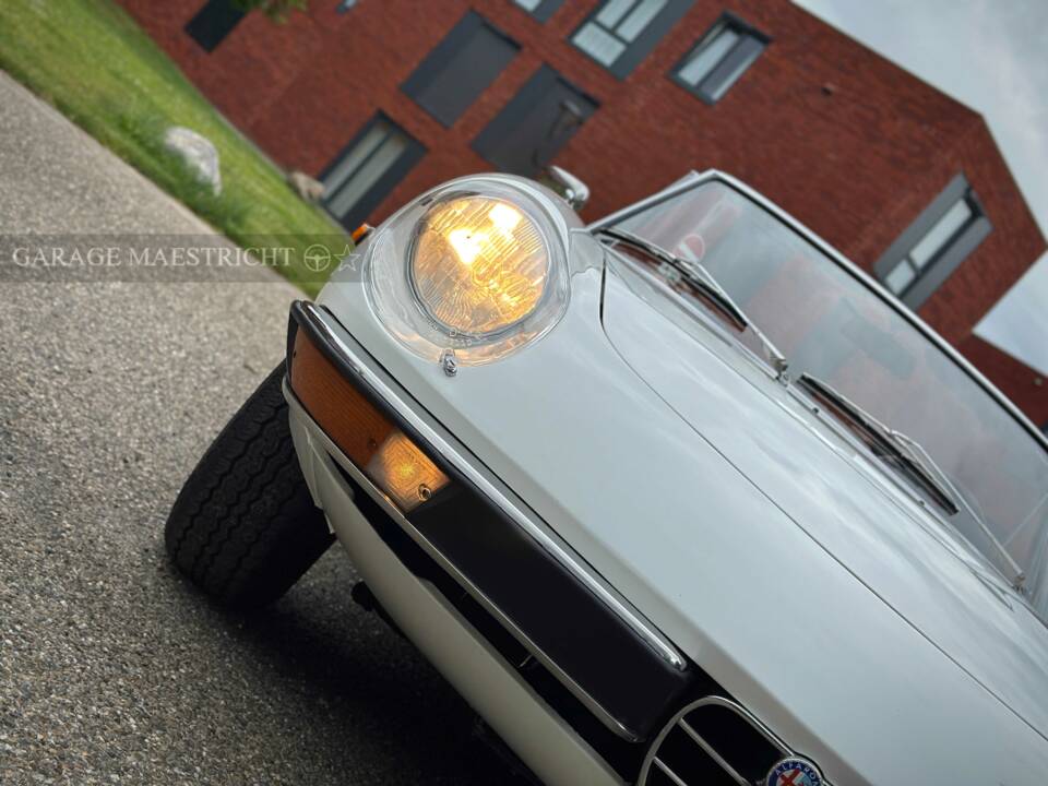 Image 14/95 of Alfa Romeo 2000 Spider Veloce (1980)