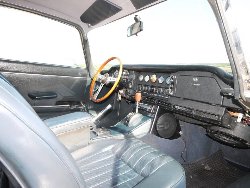 Bild 20/38 von Jaguar E-Type (2+2) (1968)
