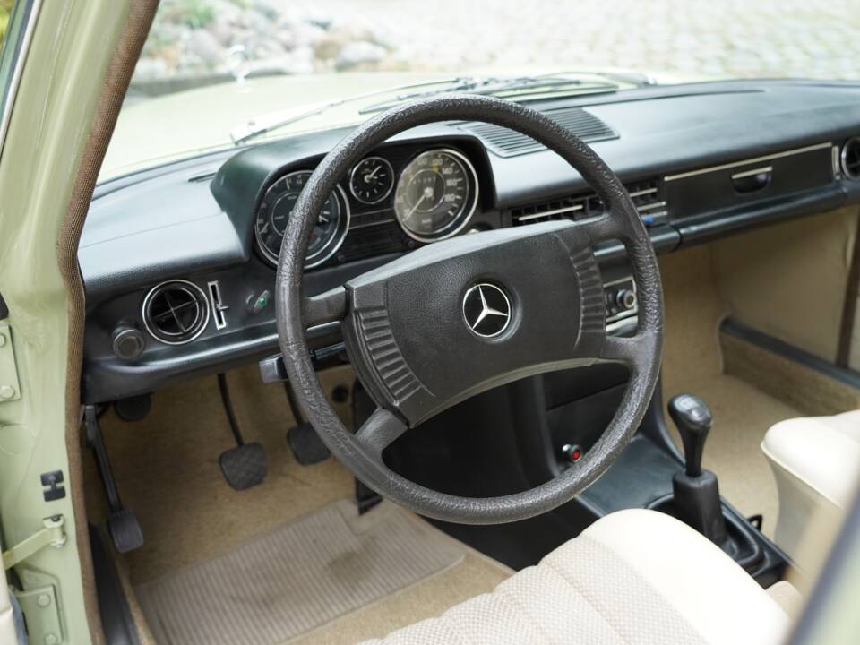 Bild 6/13 von Mercedes-Benz 230/4 (1976)