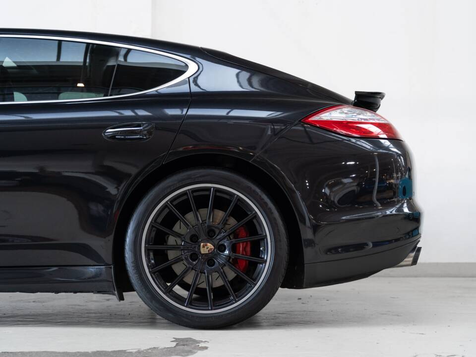 Image 28/31 of Porsche Panamera Turbo (2010)