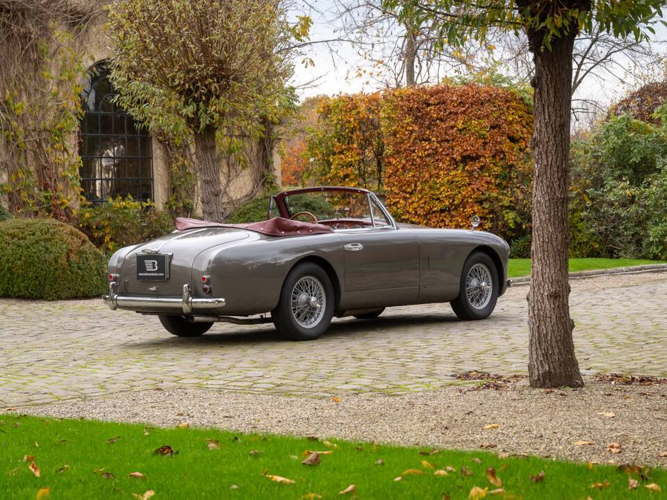 Afbeelding 17/29 van Aston Martin DB 2&#x2F;4 Mk II DHC (1956)