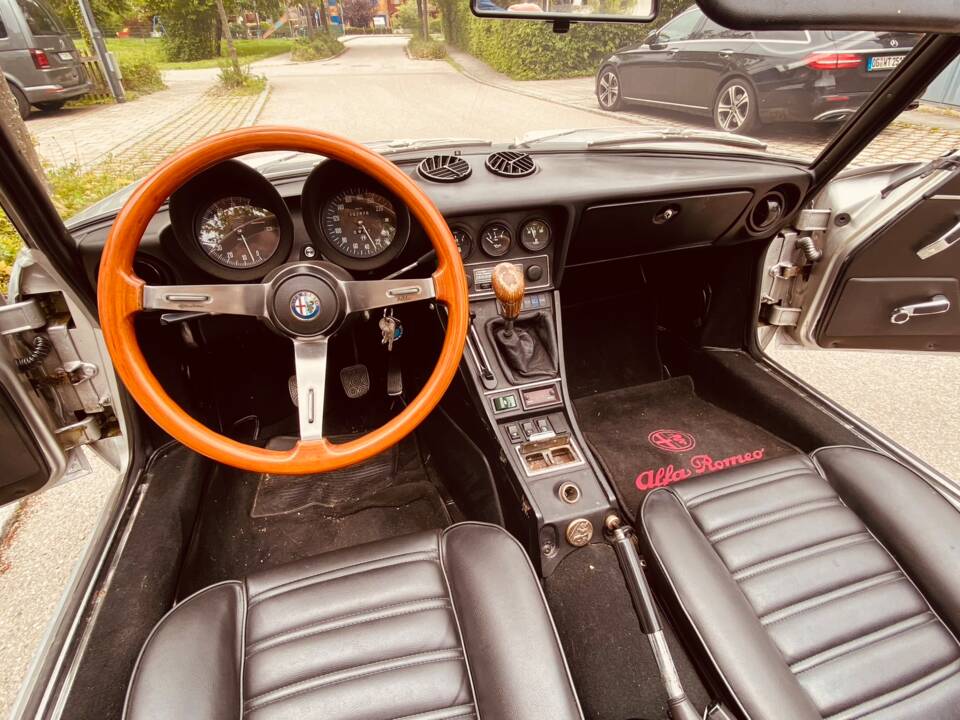 Afbeelding 24/31 van Alfa Romeo 1.6 Spider (1985)