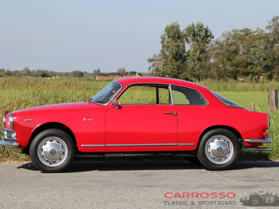 Imagen 6/42 de Alfa Romeo Giulietta Sprint 1300 (1965)