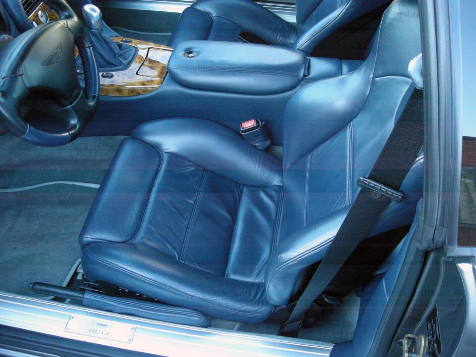 Bild 4/10 von Aston Martin DB 7 GT (2003)