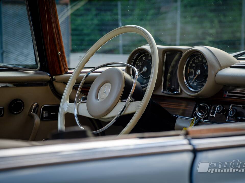 Afbeelding 15/18 van Mercedes-Benz 280 SE 3,5 (1973)