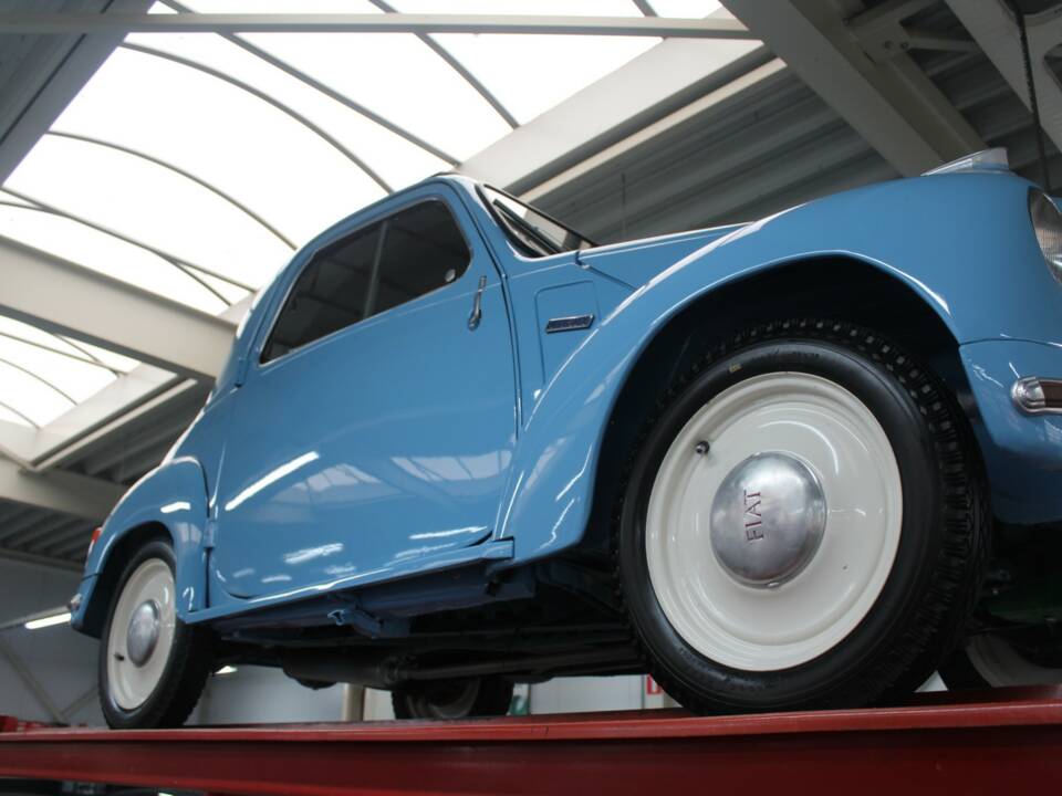 Image 11/50 of FIAT 500 C Topolino (1949)