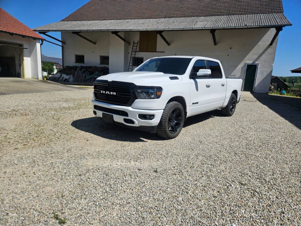 Image 31/62 of Dodge Ram 1500 (2020)