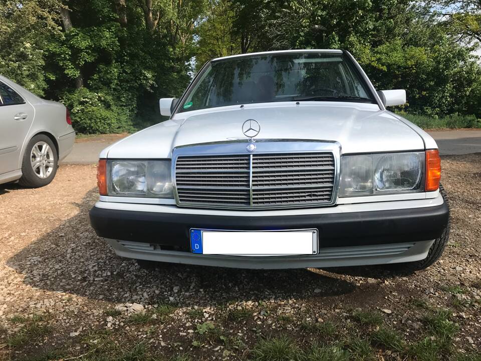 Image 1/9 of Mercedes-Benz 190 E 2.0 (1992)