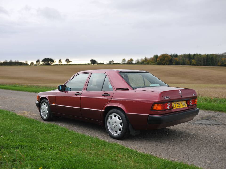 Image 13/31 of Mercedes-Benz 190 E (1993)