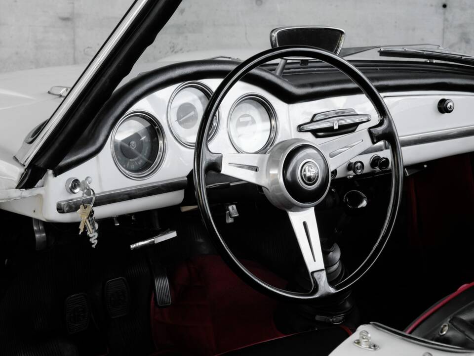 Afbeelding 20/48 van Alfa Romeo Giulia 1600 Spider (1963)