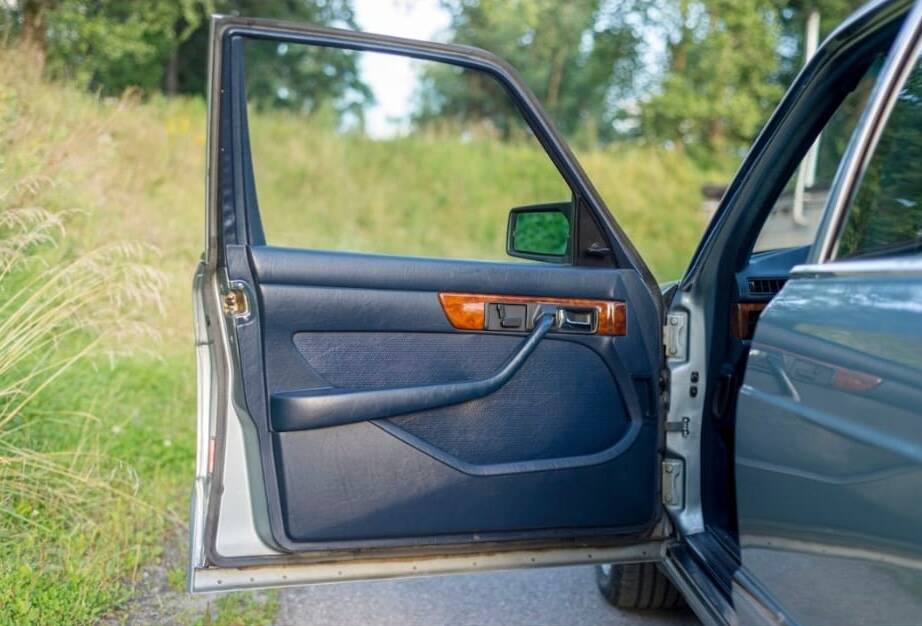 Image 85/100 of Mercedes-Benz 500 SEL (1983)