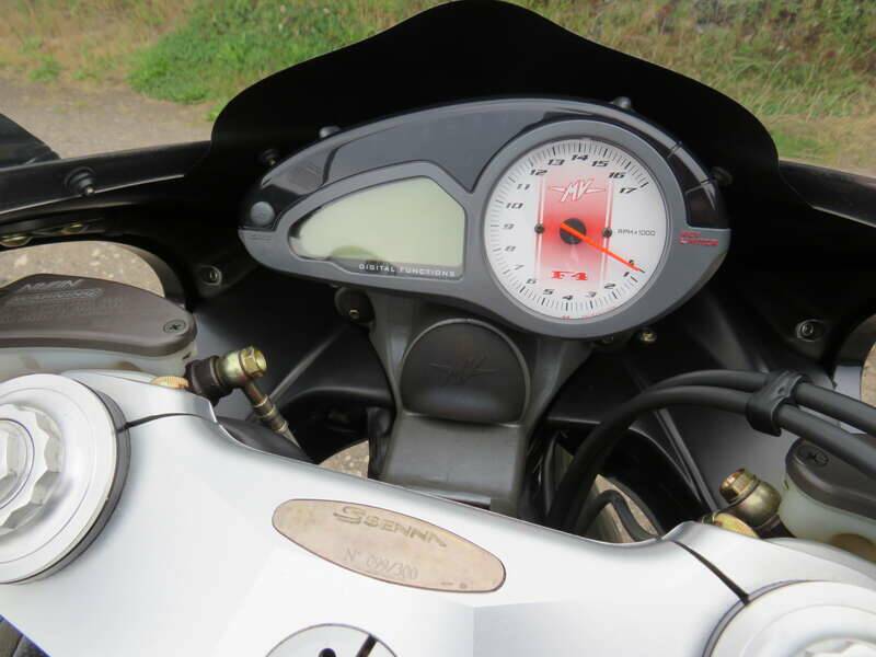 Bild 13/45 von MV Agusta DUMMY (2006)