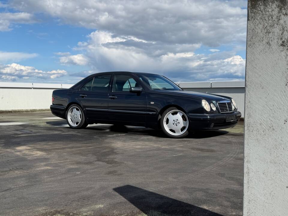 Bild 2/24 von Mercedes-Benz E 50 AMG (1997)