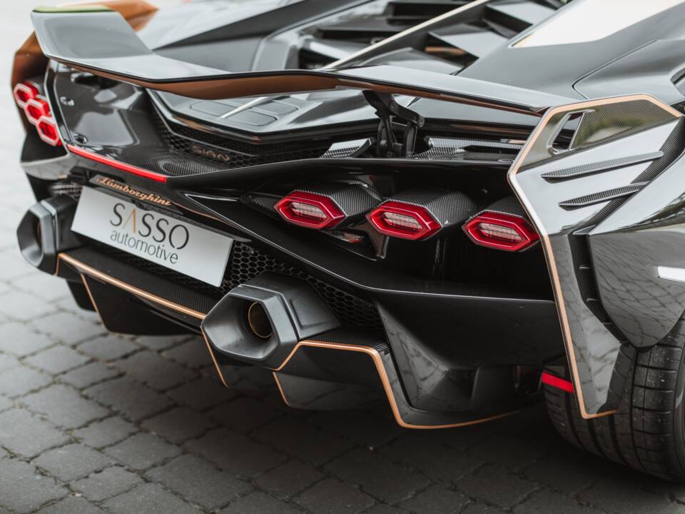 Image 40/68 of Lamborghini Sián FKP 37 (2021)