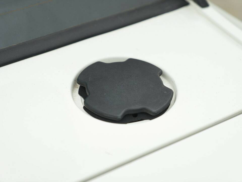 Image 15/50 of Triumph TR 7 Europa (1977)