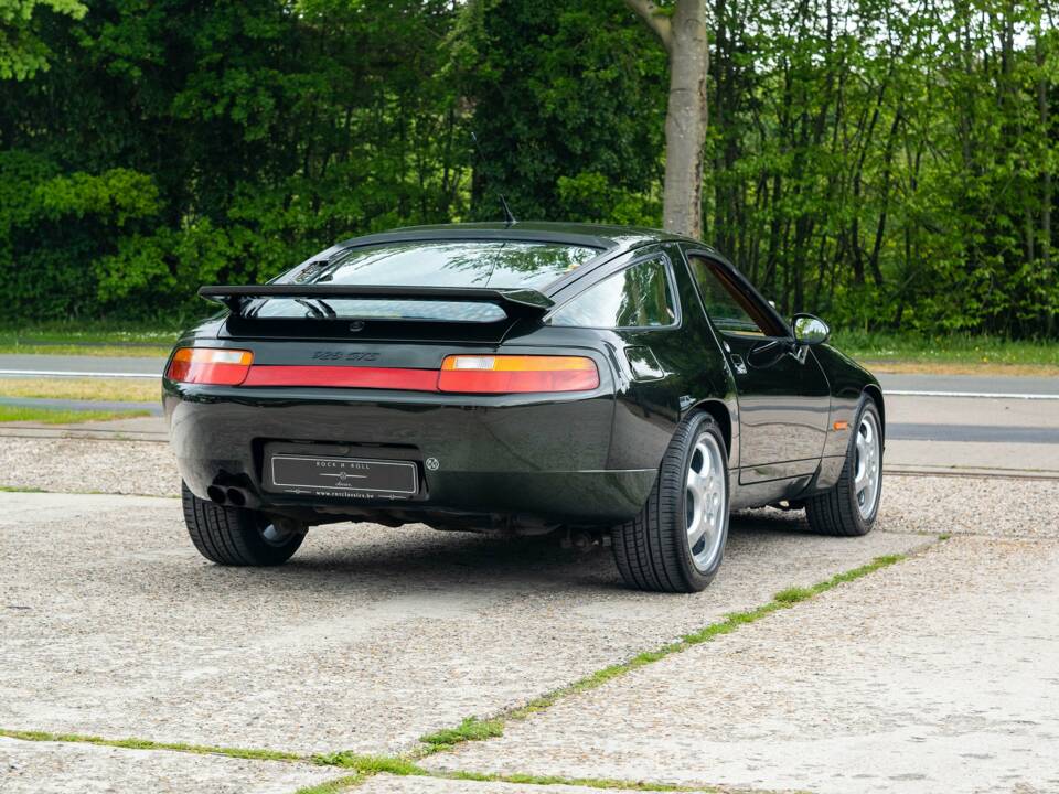 Image 12/30 of Porsche 928 GTS (1993)