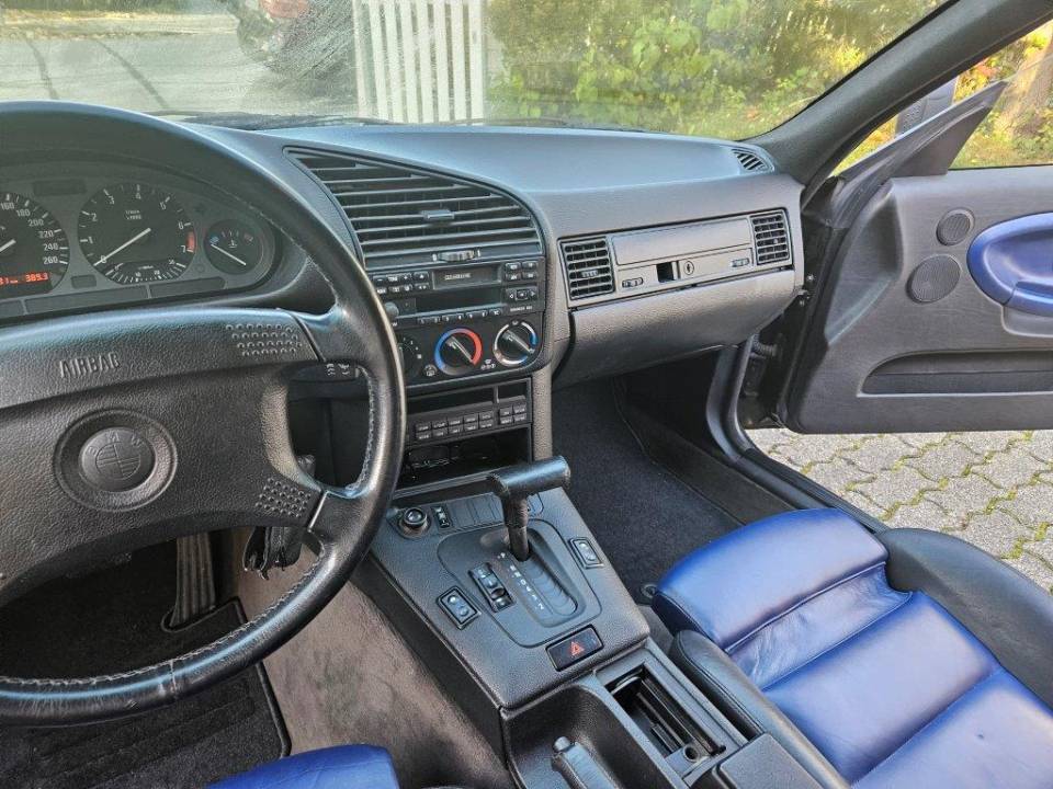 Imagen 13/17 de BMW 325i (1992)