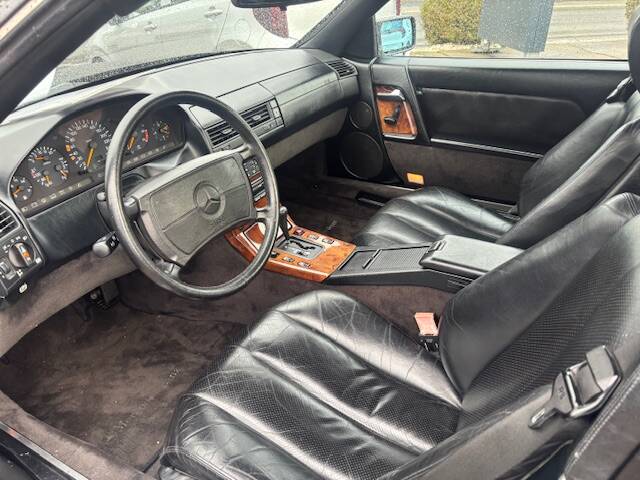Image 23/49 de Mercedes-Benz 500 SL (1990)