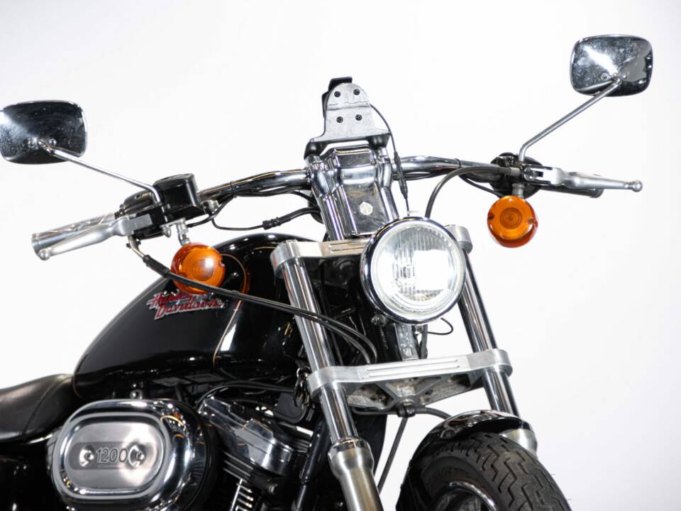Imagen 42/50 de Harley-Davidson XL 1200 C Sportster Custom (1997)