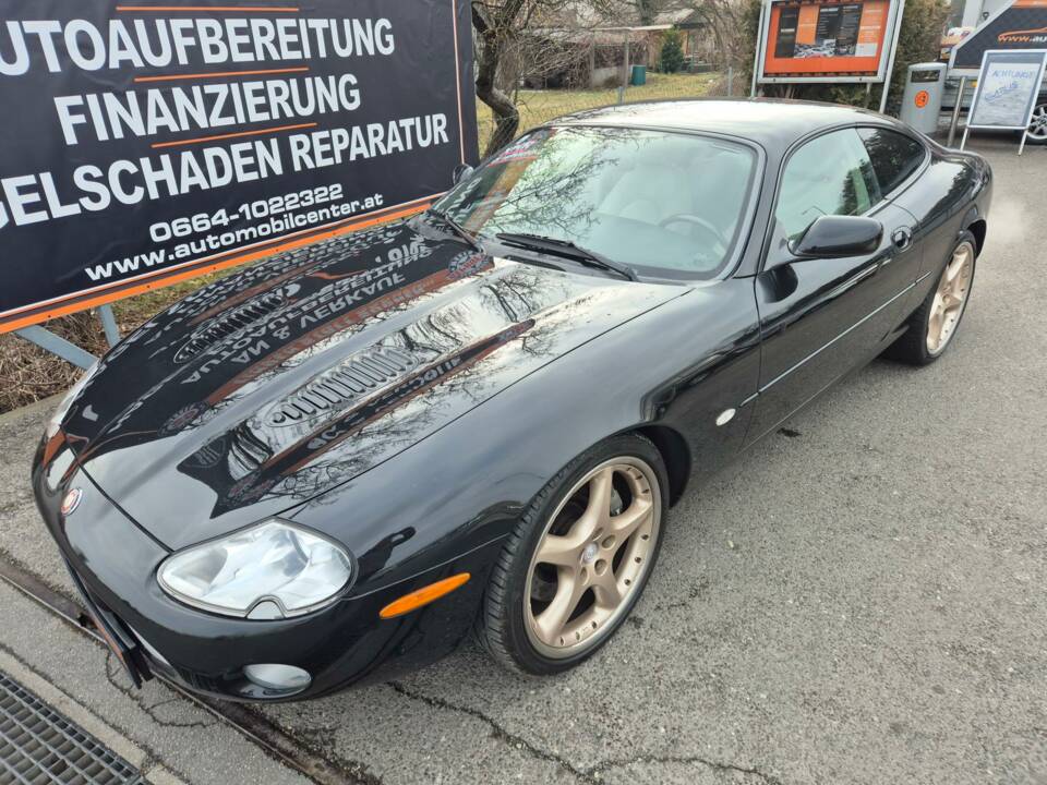 Afbeelding 3/10 van Jaguar XKR (2001)