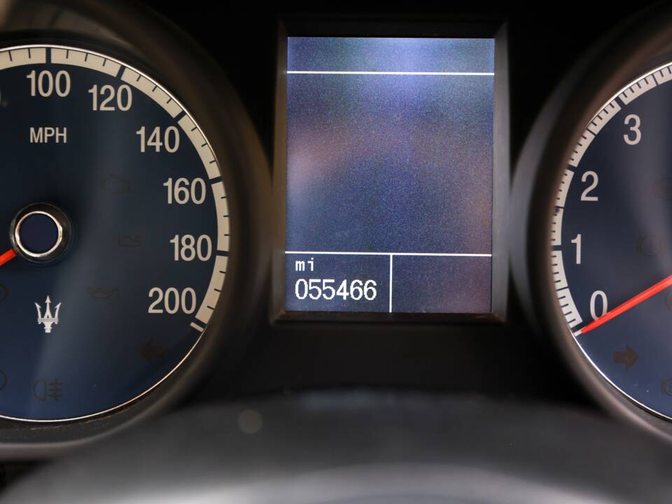 Bild 13/43 von Maserati Quattroporte 4.2 (2004)