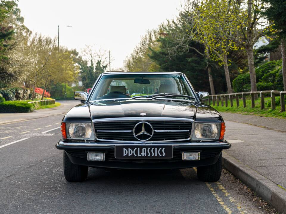 Imagen 5/28 de Mercedes-Benz 380 SL (1985)