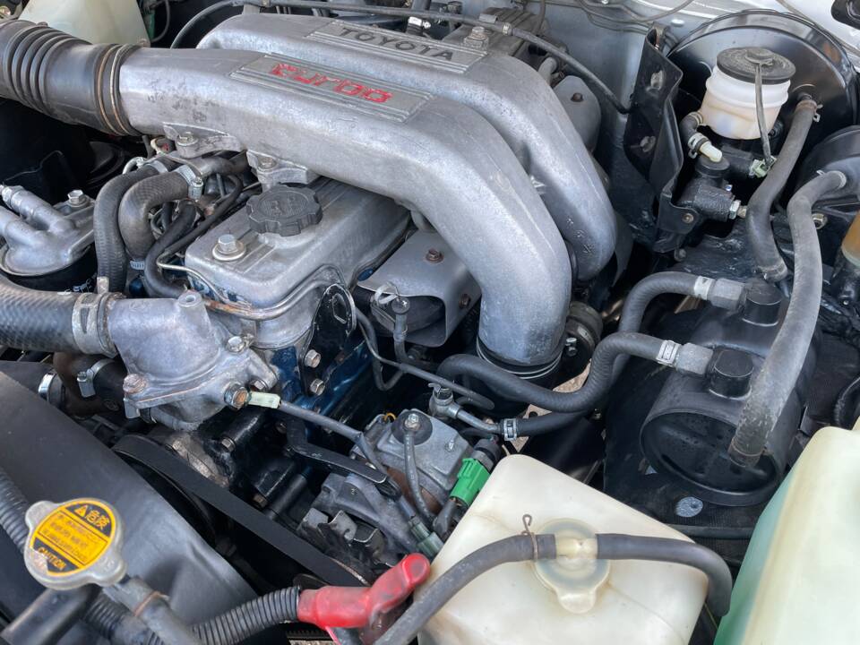 Image 100/100 of Toyota Land Cruiser HJ61 GX (1987)