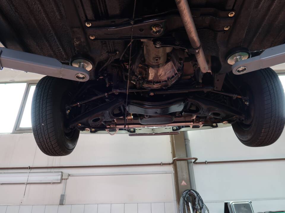 Image 28/32 of Mercedes-Benz 200 D (1966)