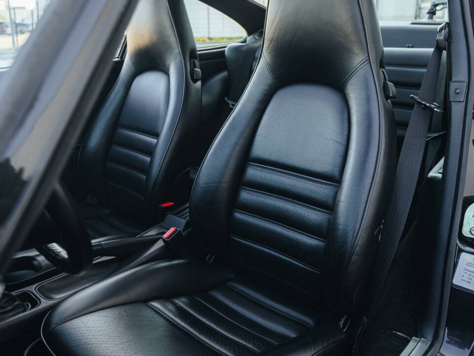 Bild 22/39 von Porsche 911 Carrera 4 (1993)