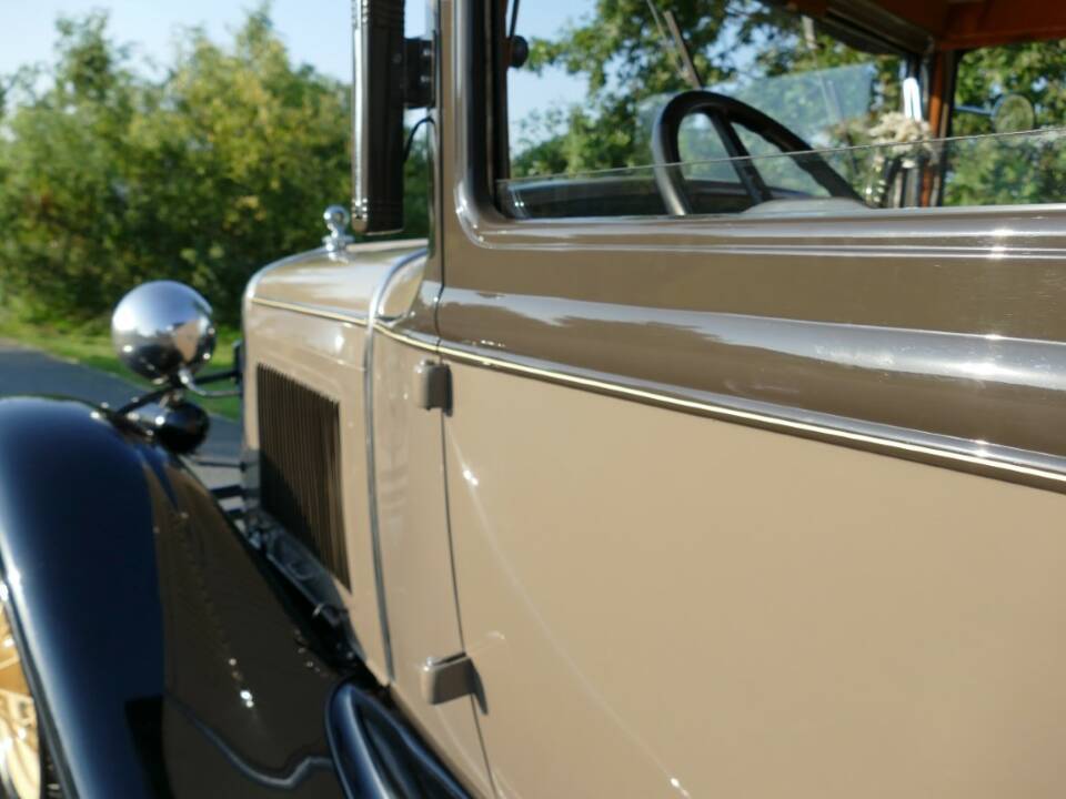 Image 12/15 of Ford Model A Tudor Sedan (1930)