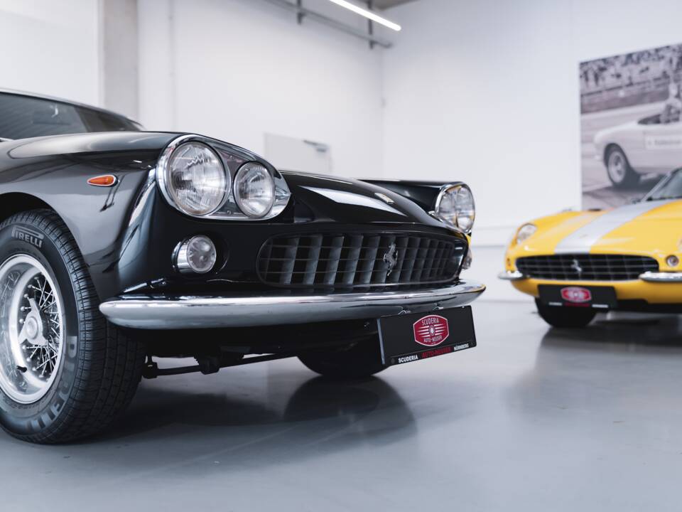 Image 23/100 of Ferrari 330 GT 2+2 (1965)